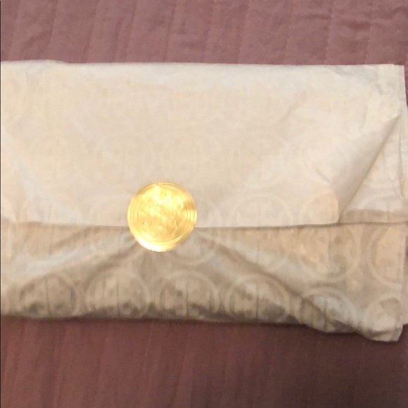 Tory Burch Britten Large Zip Wristlet - Picture 4 of 5